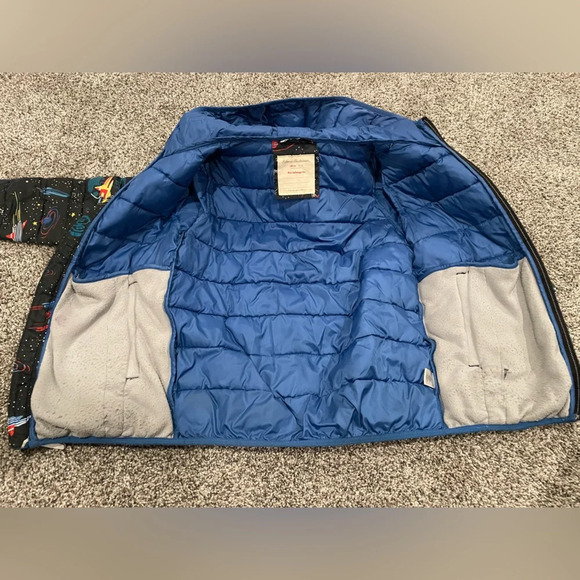 Hanna Andersson boy's space print black hooded puffer jacket, size 140 / 10. - Picture 7 of 12